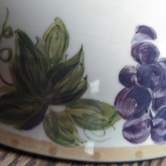 Large Melamine Serving Bowl w/Grape Design - Picture 5 of 7